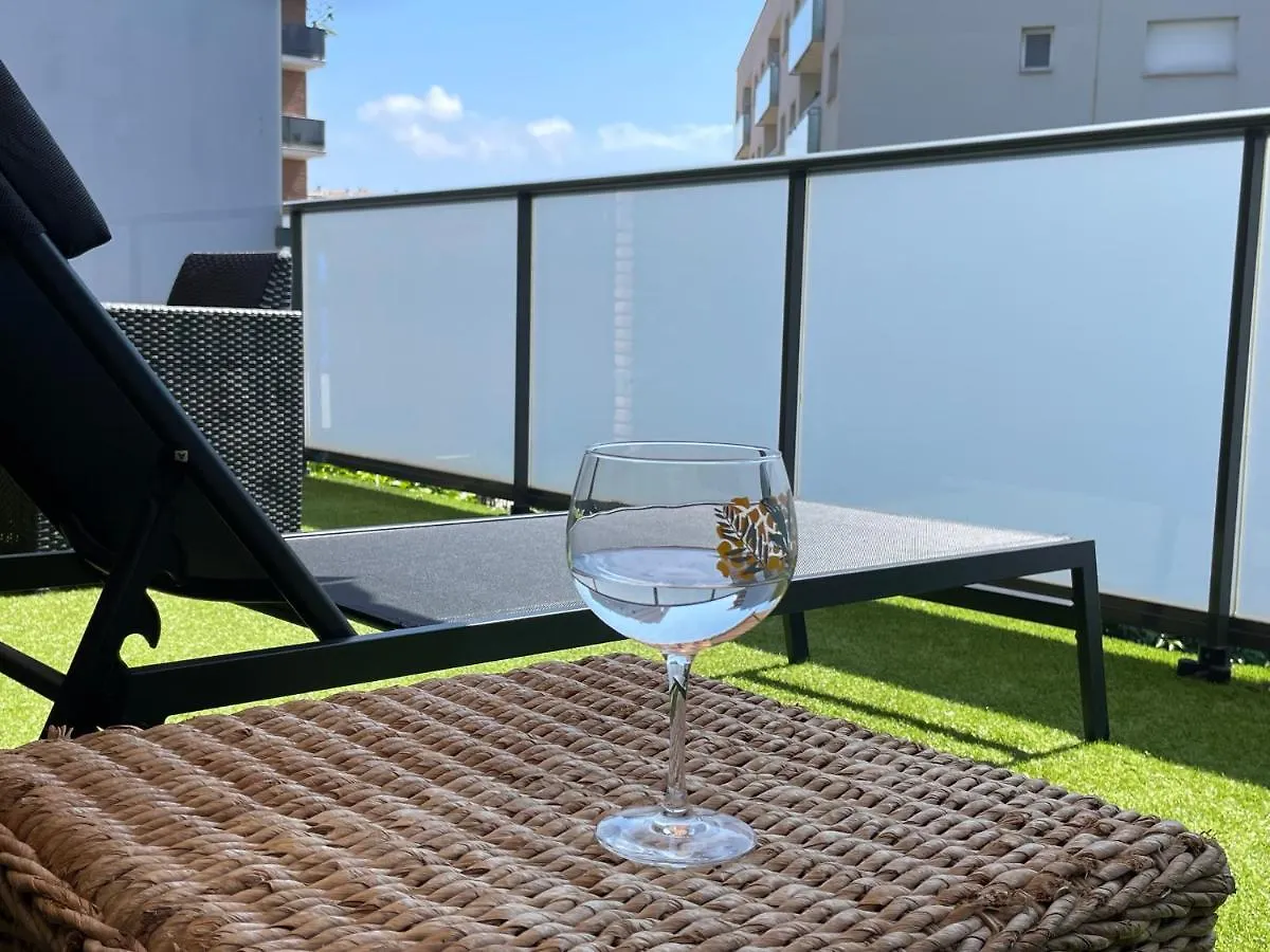 Apartamento Renovado Cerca De La Playa 료렛 드 마르